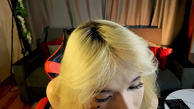 okerriella online show from February 1, 7:40 am