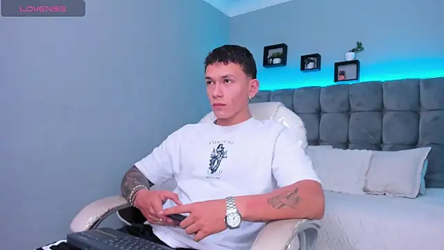 Thomas moon online show from February 8, 12:32 pm