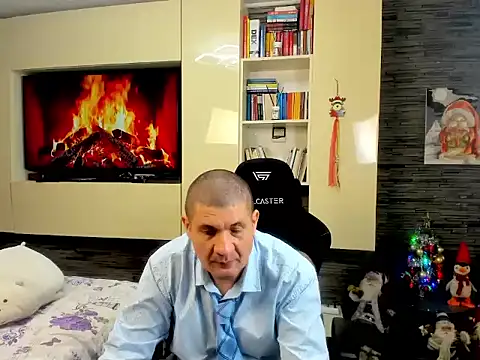 SpartacusDaddy48 online show from February 23, 6:09 pm