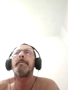 pakillobcn online show from March 8, 3:32 am