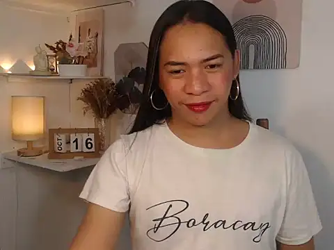 Snapshot of Ursexy_ngaw chatting on October 17, 9:35 am Ursexy ngaw online show from October 17, 9:35 am