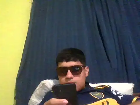 Snapshot of juanfritaa21 chatting on September 13, 2:45 am juanfritaa21 online show from September 13, 2:45 am