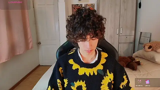 Nude Boy18 online show from December 15, 4:31 am