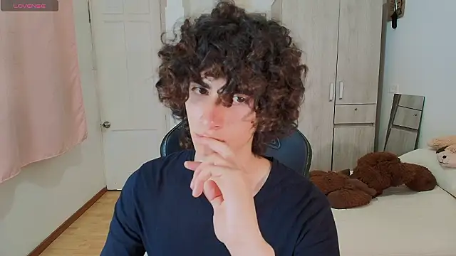 Nude Boy18 online show from March 19, 3:10 am