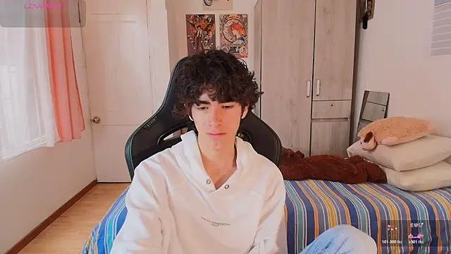 Nude Boy18 online show from April 10, 6:26 pm