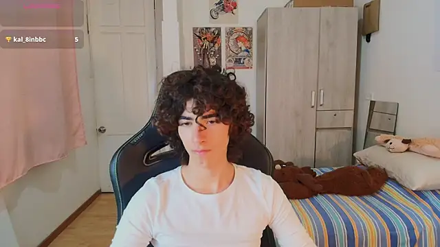 Nude Boy18 online show from March 11, 1:01 am