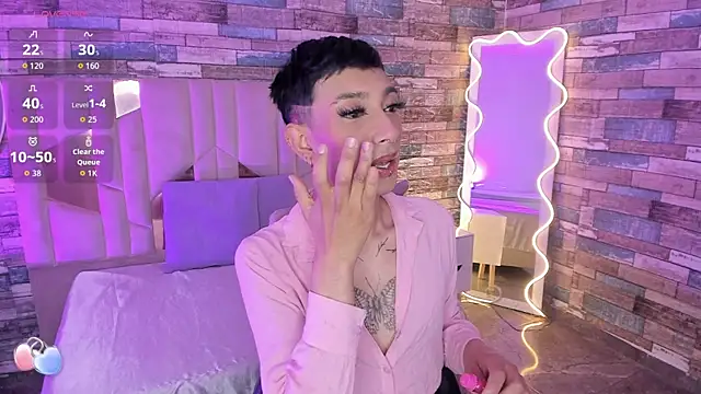 CYRUS TAY online show from June 23, 12:42 pm
