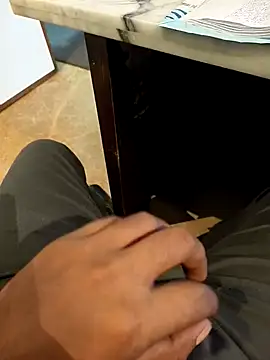 hotboy43339 online show from October 19, 1:43 am