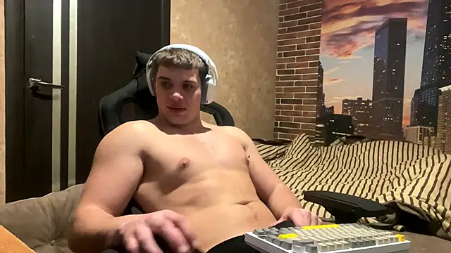 MusclePhantom online show from February 8, 9:08 pm