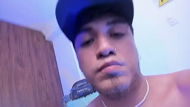 Snapshot of juanmechanic_ chatting on October 12, 6:07 am juanmechanic  online show from October 12, 6:07 am