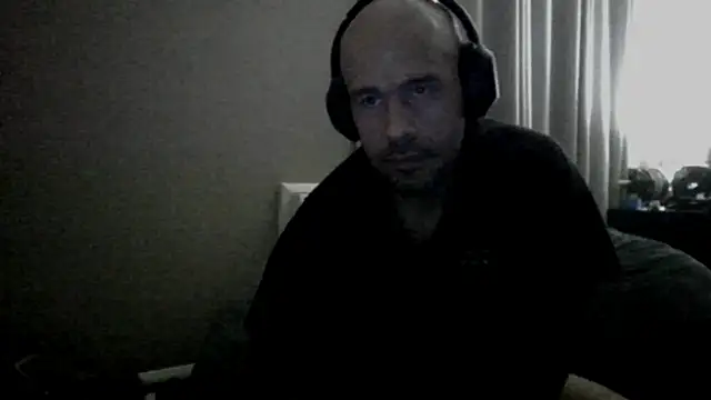 LeeCox online show from March 6, 12:30 pm