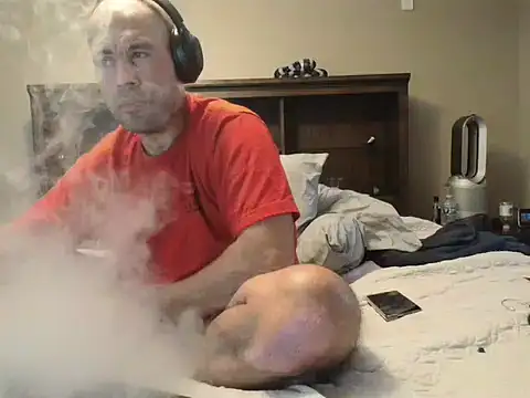 LeeCox online show from December 12, 7:04 pm