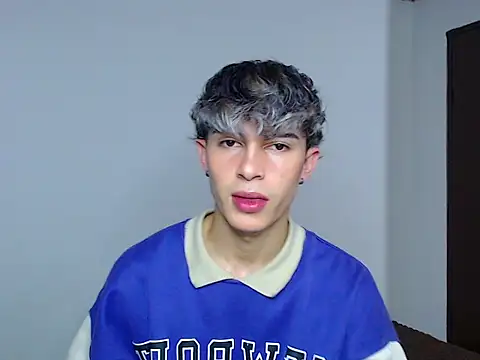 Snapshot of john_vichenso chatting on October 22, 10:24 pm john vichenso online show from October 22, 10:24 pm