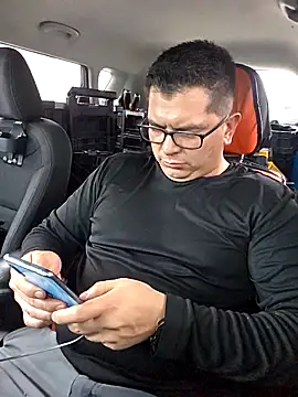 Snapshot of lucho8690 chatting on September 25, 9:13 pm lucho8690 online show from September 25, 9:13 pm