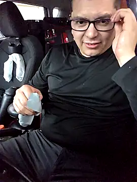 Snapshot of lucho8690 chatting on September 23, 9:36 pm lucho8690 online show from September 23, 9:36 pm