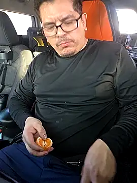 Snapshot of lucho8690 chatting on October 24, 9:05 pm lucho8690 online show from October 24, 9:05 pm