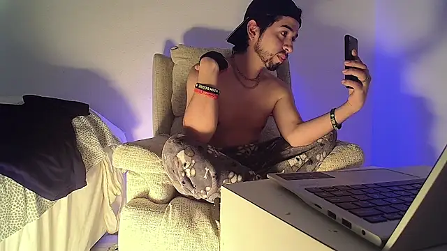 Dimax xxx online show from December 17, 11:00 pm