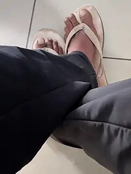 INTERNATIONAL0001 online show from November 11, 4:28 am