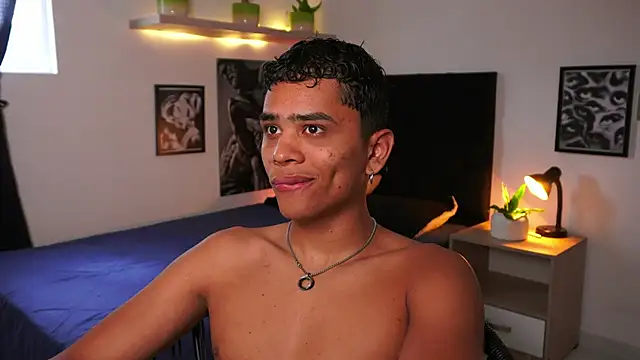 ErosWild  online show from June 15, 6:33 pm