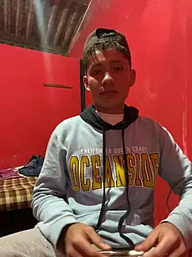 elfernh online show from February 13, 9:09 pm