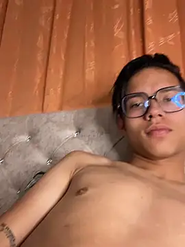 diegoand0911 online show from April 19, 5:12 pm