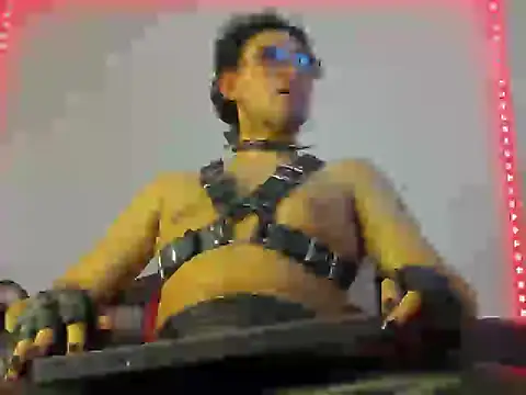 Snapshot of Alexxx_savage chatting on September 13, 4:02 am Alexxx savage online show from September 13, 4:02 am