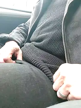 Snapshot of lynxman chatting on October 1, 7:45 am lynxman online show from October 1, 7:45 am