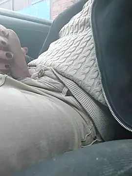 Snapshot of lynxman chatting on October 30, 12:50 pm lynxman online show from October 30, 12:50 pm