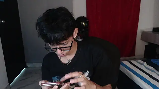 Snapshot of sung_yol chatting on October 1, 2:15 am sung yol online show from October 1, 2:15 am