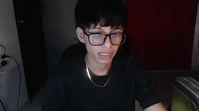 Snapshot of sung_yol chatting on October 3, 12:37 am sung yol online show from October 3, 12:37 am