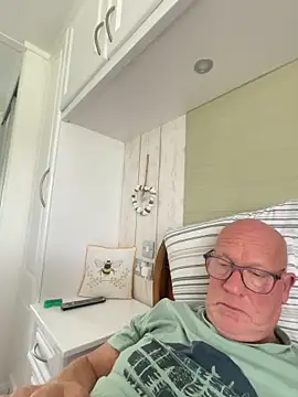 Snapshot of philefc chatting on October 14, 10:00 am philefc online show from October 14, 10:00 am