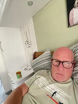 Snapshot of philefc chatting on September 27, 8:12 am philefc online show from September 27, 8:12 am