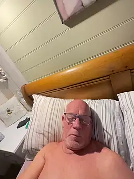 Snapshot of philefc chatting on October 9, 8:25 pm philefc online show from October 9, 8:25 pm