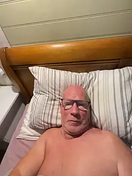 Snapshot of philefc chatting on October 13, 7:58 am philefc online show from October 13, 7:58 am