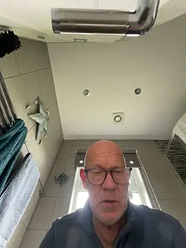 Snapshot of philefc chatting on October 7, 7:56 am philefc online show from October 7, 7:56 am