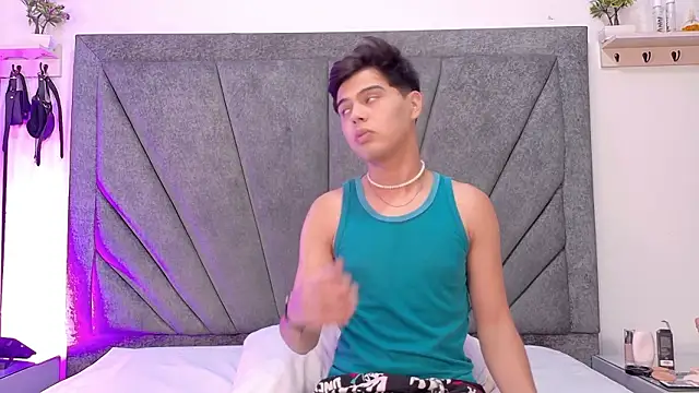 Felipe Cold online show from February 1, 2:21 am