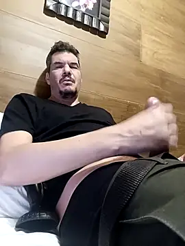 twitshe online show from December 13, 9:10 pm