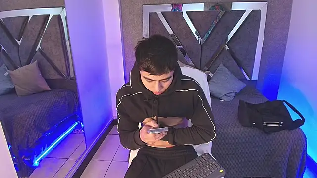 Snapshot of lian_fooox chatting on September 10, 4:11 am lian fooox online show from September 10, 4:11 am