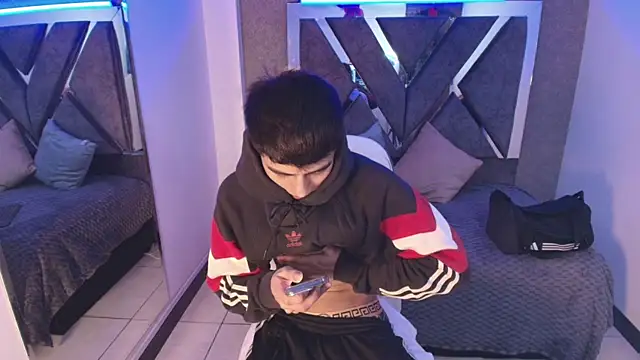 Snapshot of lian_fooox chatting on September 25, 5:50 am lian fooox online show from September 25, 5:50 am