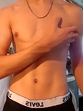 LUISSLEONN0958 online show from September 26, 11:35 pm