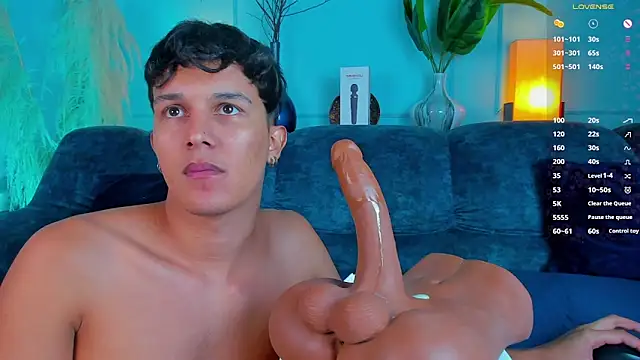 Leo Savage  online show from February 22, 6:37 am