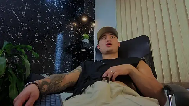 Alexander ferre online show from January 15, 1:36 pm