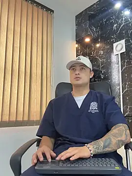 Alexander ferre online show from April 7, 1:44 pm