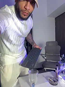 Andrew Johnnson online show from February 14, 7:20 pm