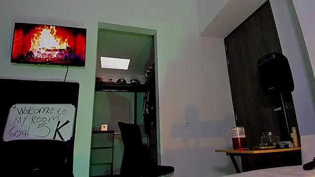 Snapshot of Andrew_Johnnson chatting on September 24, 7:12 pm Andrew Johnnson online show from September 24, 7:12 pm