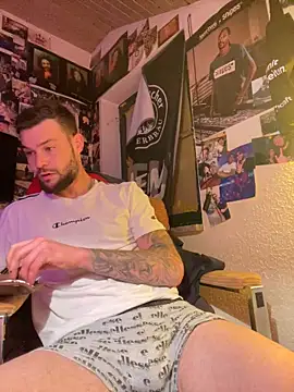 Mexxwell69 online show from November 1, 4:33 pm