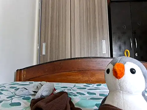 COme8989 online show from April 7, 7:08 am