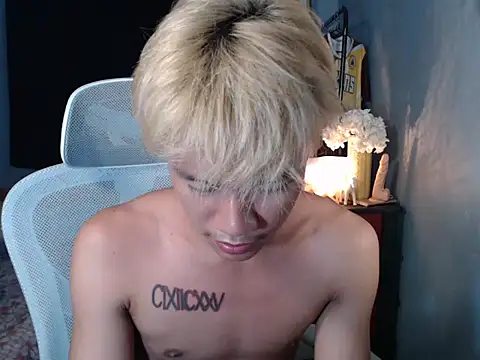 naughtyboyloy 0 online show from December 18, 7:54 pm