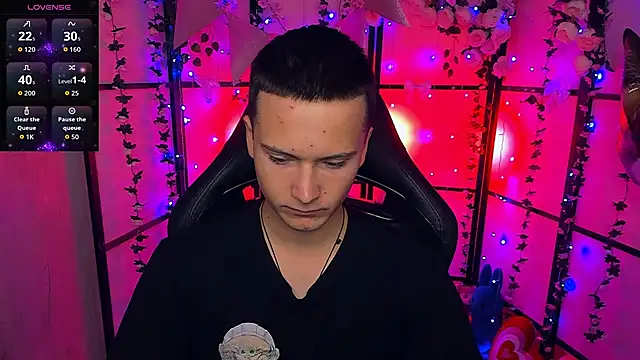 Snapshot of ZackNeal chatting on September 15, 5:09 am ZackNeal online show from September 15, 5:09 am