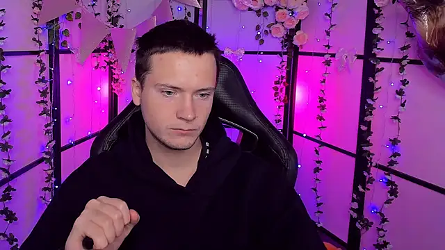 Snapshot of ZackNeal chatting on October 9, 5:34 am ZackNeal online show from October 9, 5:34 am